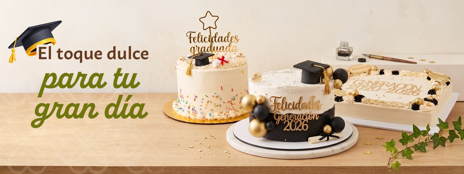 Three graduation-themed cakes with mortarboard toppers and Spanish text El toque dulce para tu gran dia
